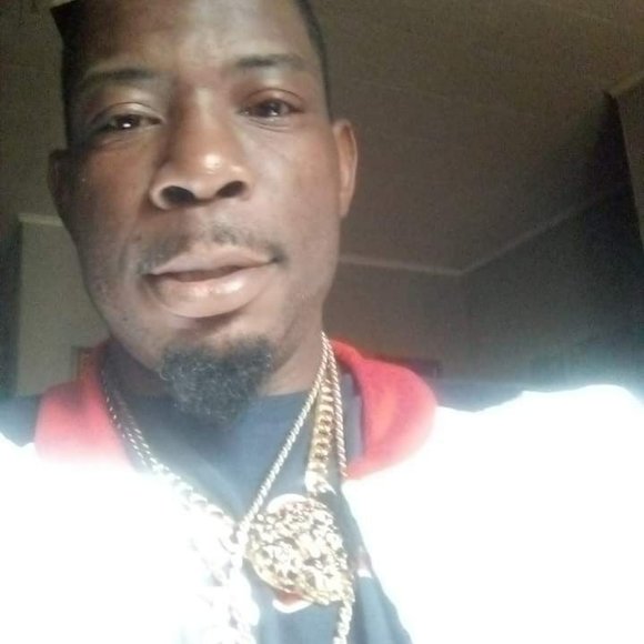 Meet your Posher, Avery - Picture 1 of 1